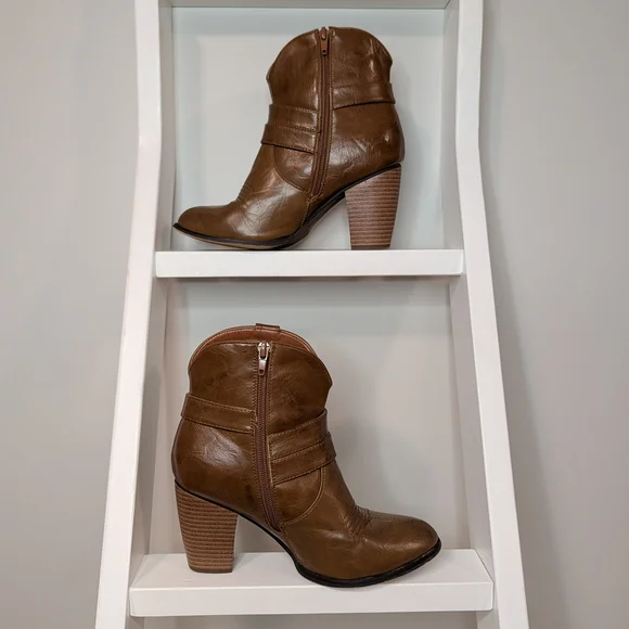 🖤 Roper Tan Heeled Western Boots with Buckle Detail - Picture 3 of 6